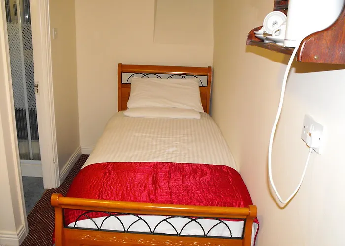 Hazelbrook Lodge